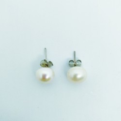 Orecchini in perle bianche